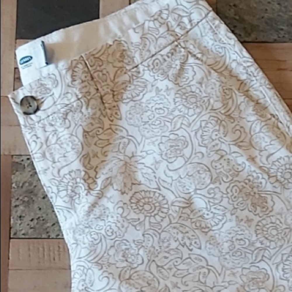 OLD Navy Garden Print Shorts